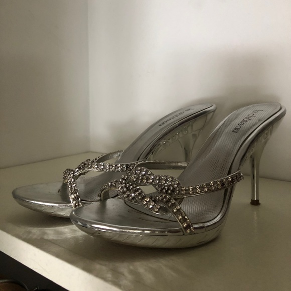 STUNNING SILVER STILETTOS - Picture 8 of 9